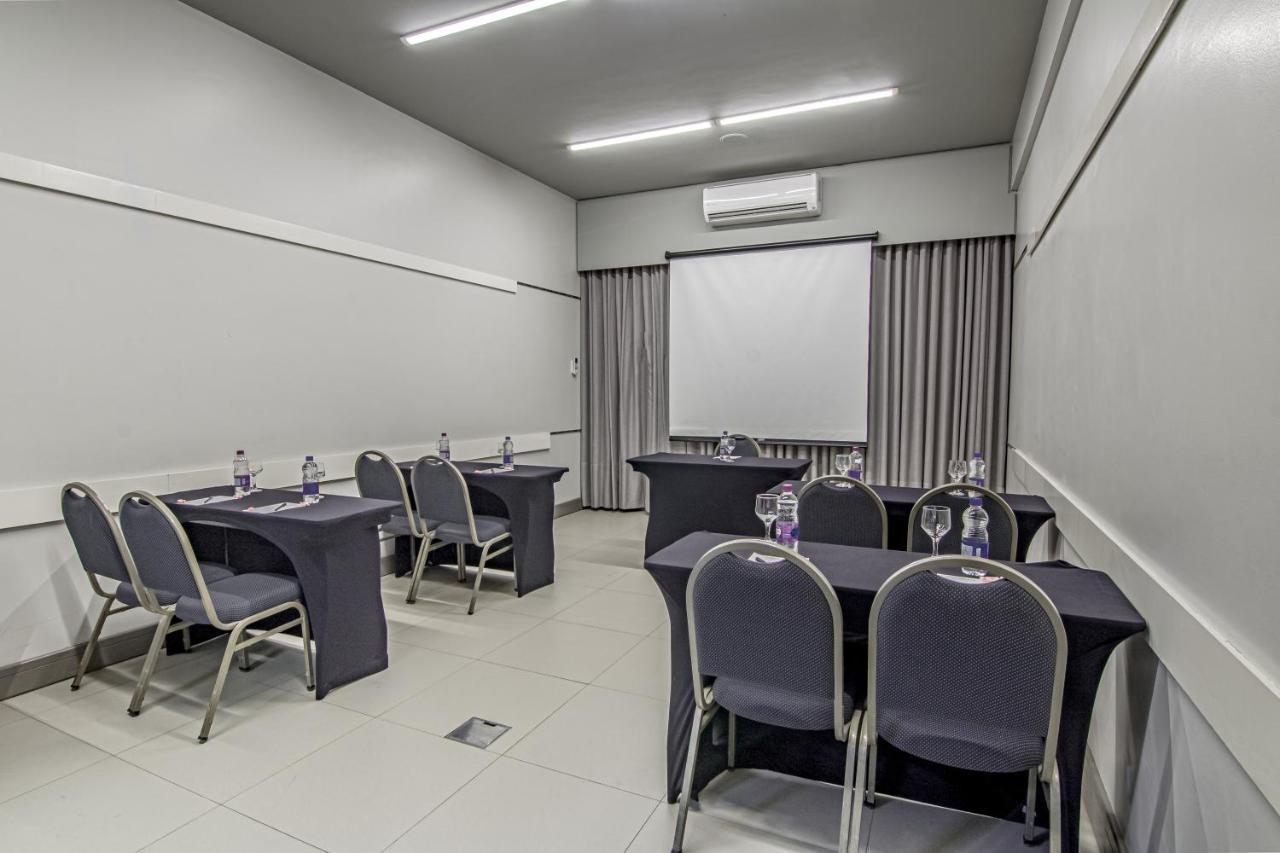 Hotel Deville Express Cascavel Cascavel  Exterior photo